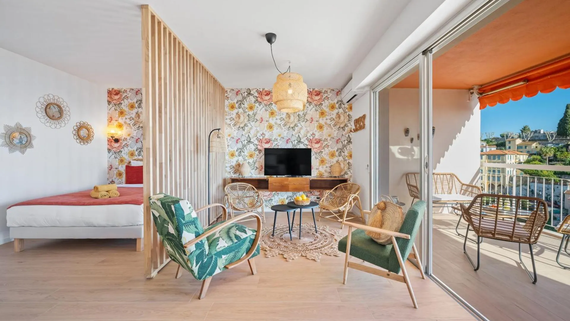 Les Orangers, Charmant Studio Avec Coin Nuit, Incroyable Vue Sur La Ville Et La Mer, Parking Menton France