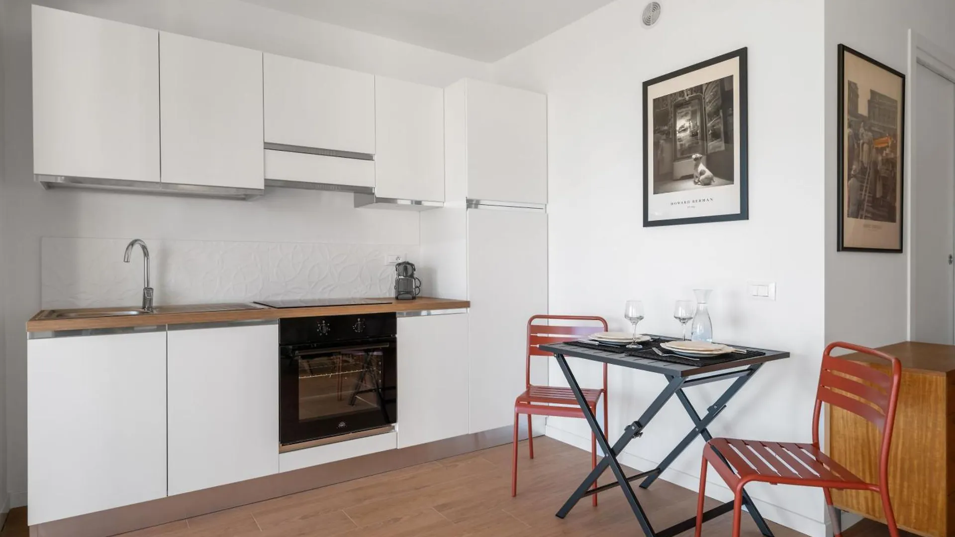 Apartment Les Orangers, Charmant Studio Avec Coin Nuit, Incroyable Vue Sur La Ville Et La Mer, Parking Menton