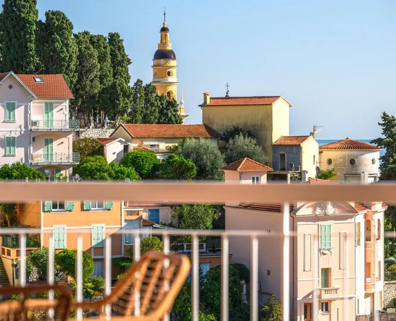 Les Orangers, Charmant Studio Avec Coin Nuit, Incroyable Vue Sur La Ville Et La Mer, Parking Menton 0*,  France